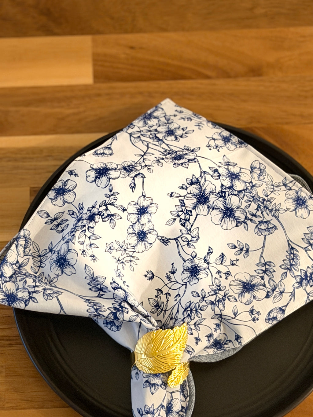 White & Navy Floral Lunch Napkin (6 pack)